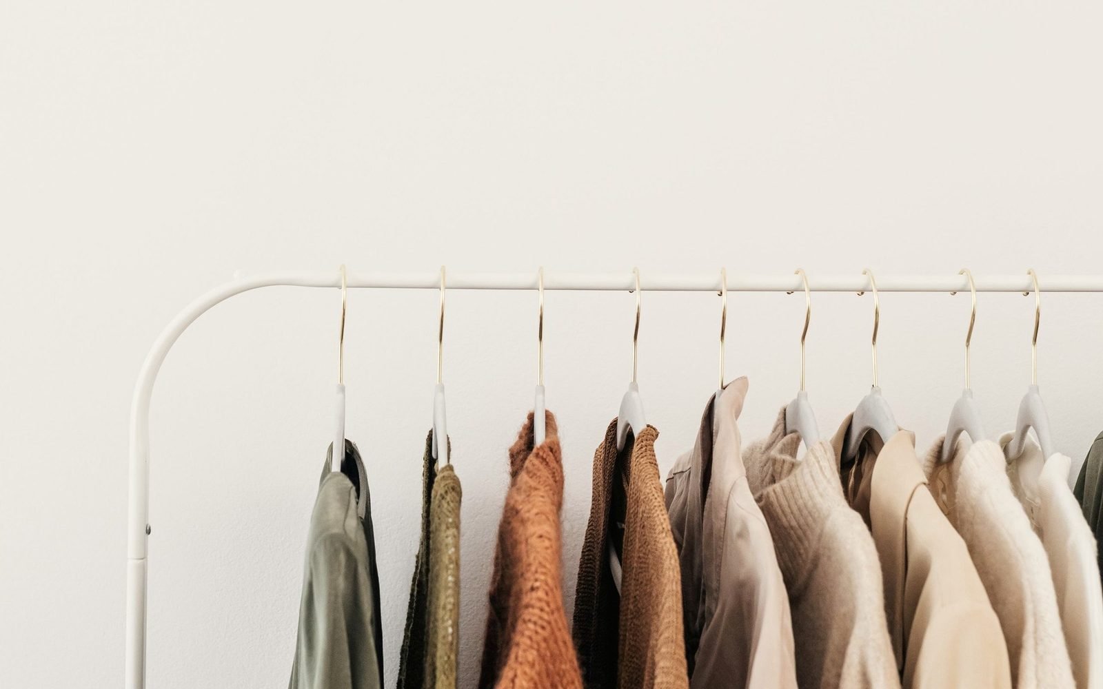How to Build a Capsule Wardrobe Without Throwing Everything Out