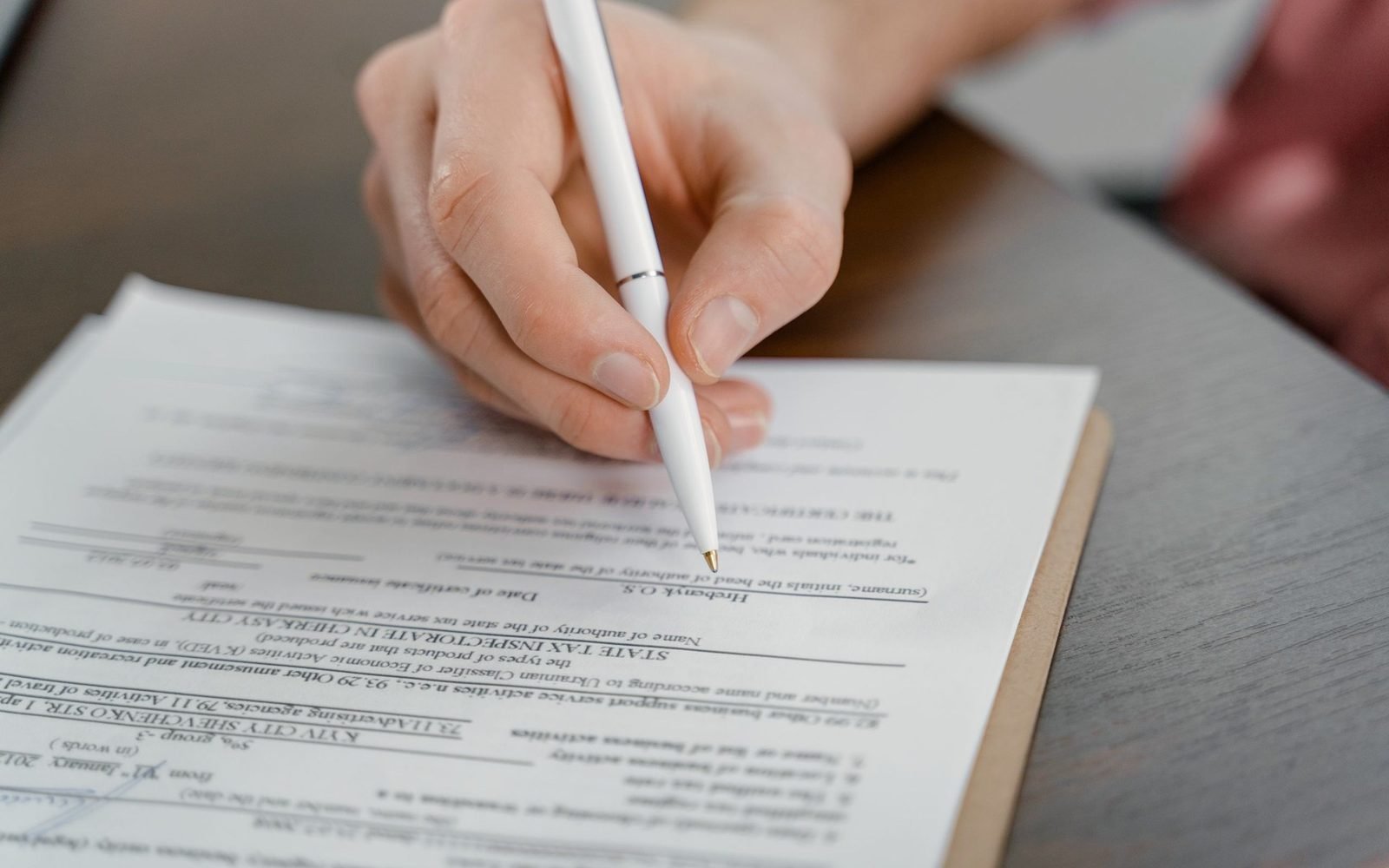 Sole Proprietor, LLC or Corporation: Choosing a Business Structure